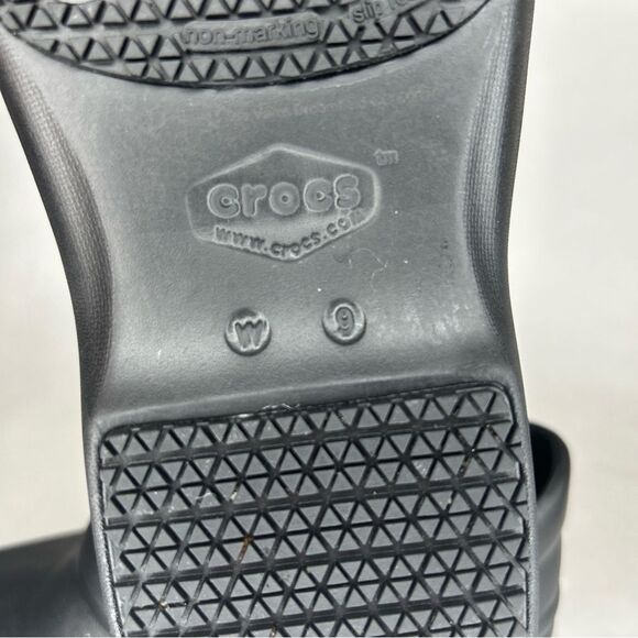 Crocs Women's Size 9 US Clogs Black Slip Resistant Work Shoes - Picture 9 of 9